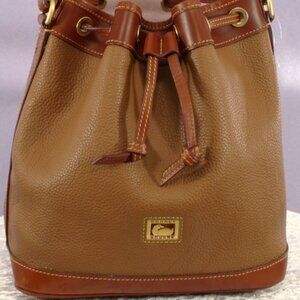 Vintage Dooney & Bourke Pebbled Leather Drawstring Bucket Shoulder Bag Tan AWL